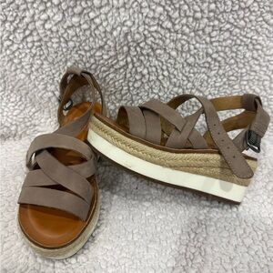 Giani Bini Tan Wedges